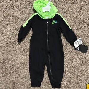 Nike Kids Black and Neon Green Footie